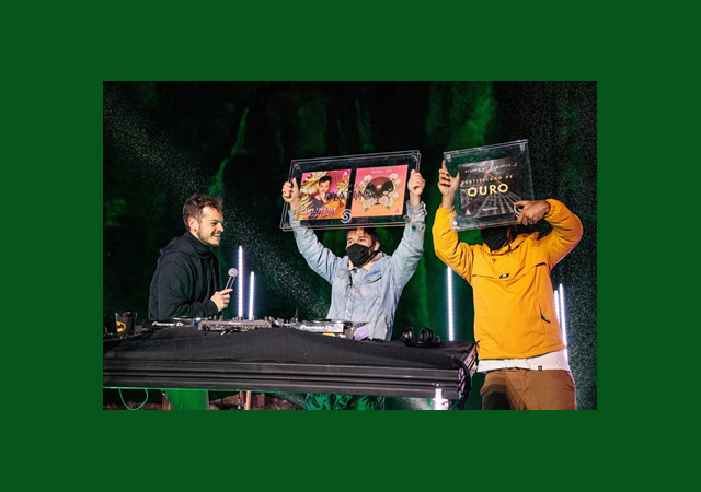 Bhaskar recebe certificações de ouro e platina do Austro, selo de música eletrônica da Som Livre