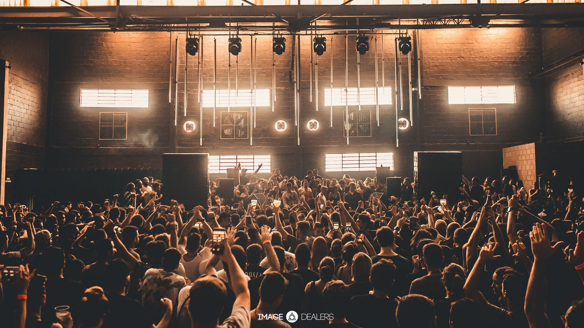 Caos comemora 1 ano de sucesso com Ben Klock e homenagem a Campinas