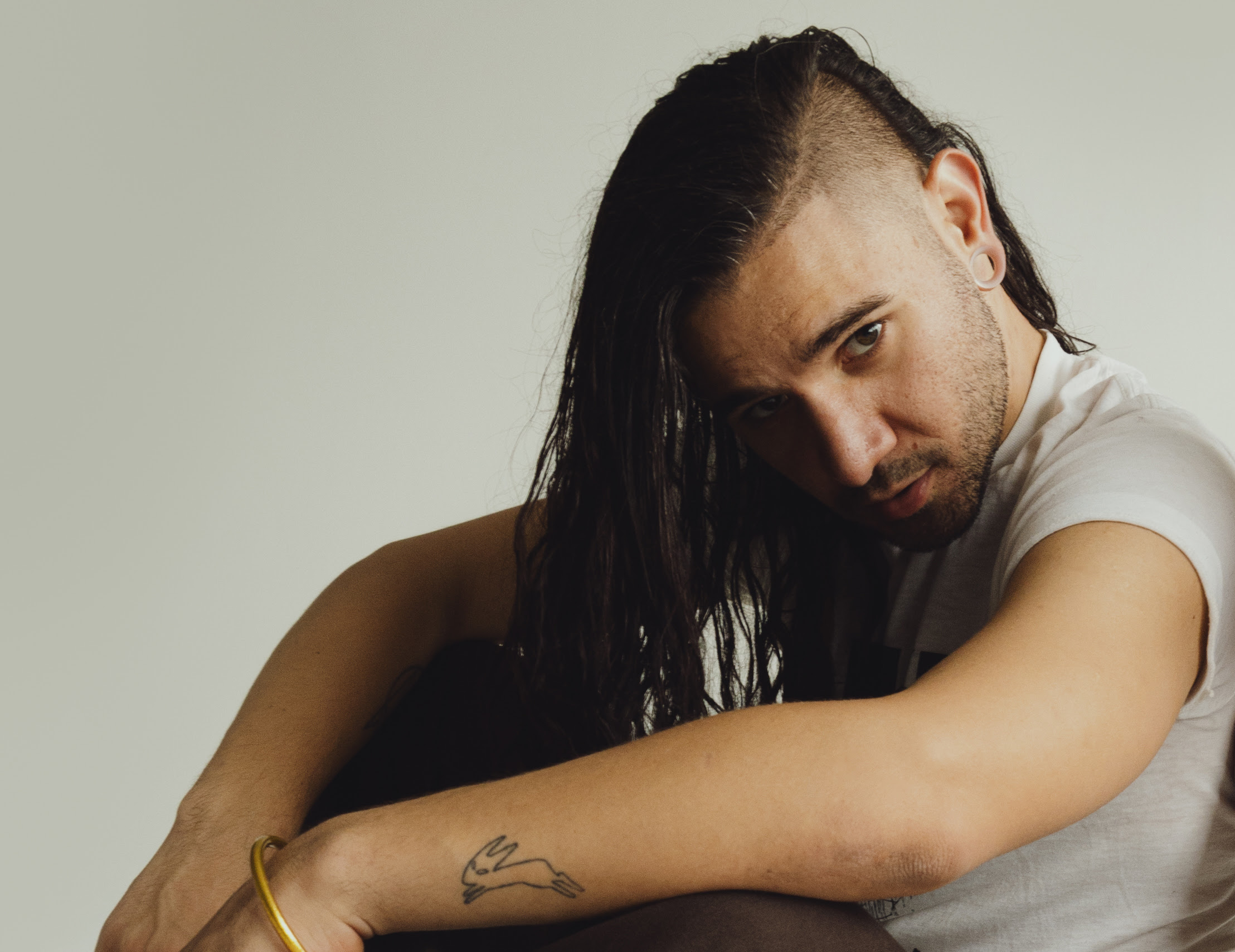 Com dois lançamentos na mesma semana, Skrillex apresenta “Too Bizarre”