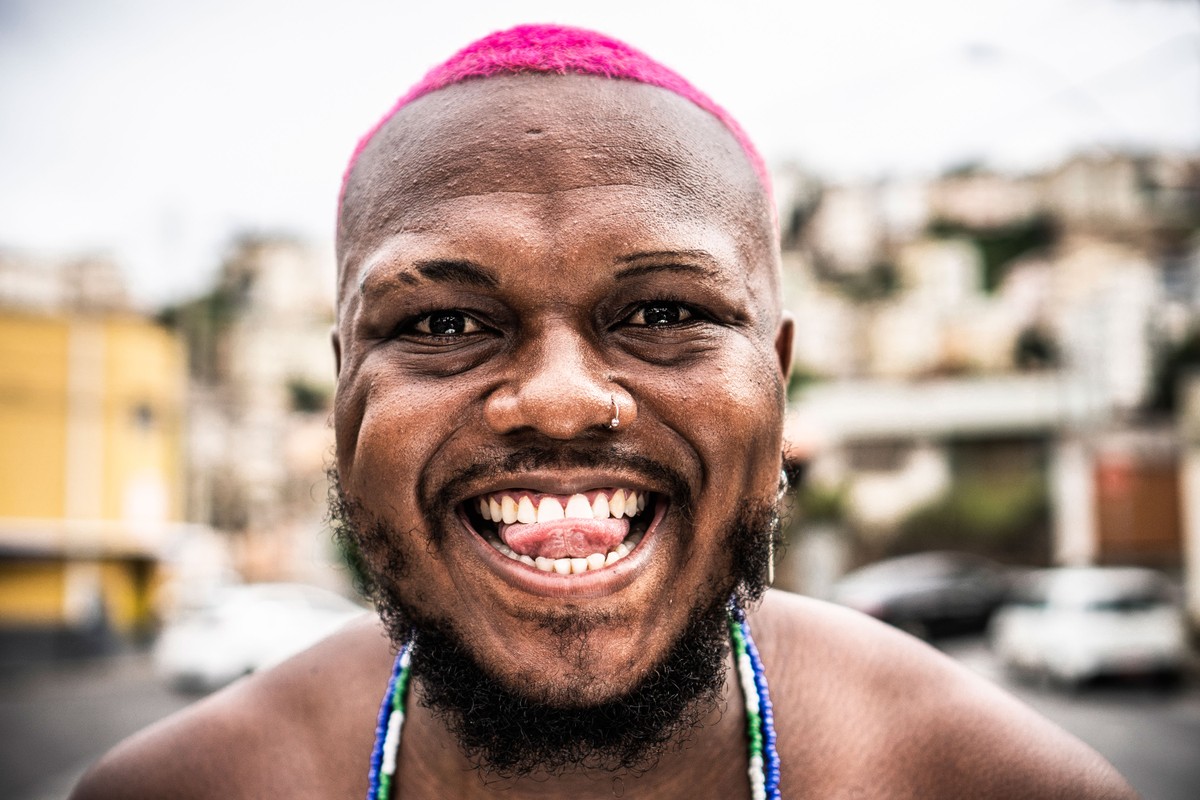 Djonga comenta críticas por show lotado no Rio: 'Estranho a favela só poder se f... e não poder curtir' | Música