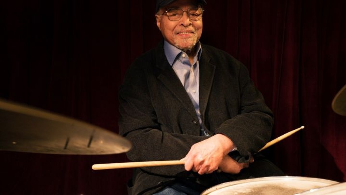 Jimmy Cobb, baterista do lendário álbum 'Kind of blue', de Miles Davis, morre aos 91 anos | Música