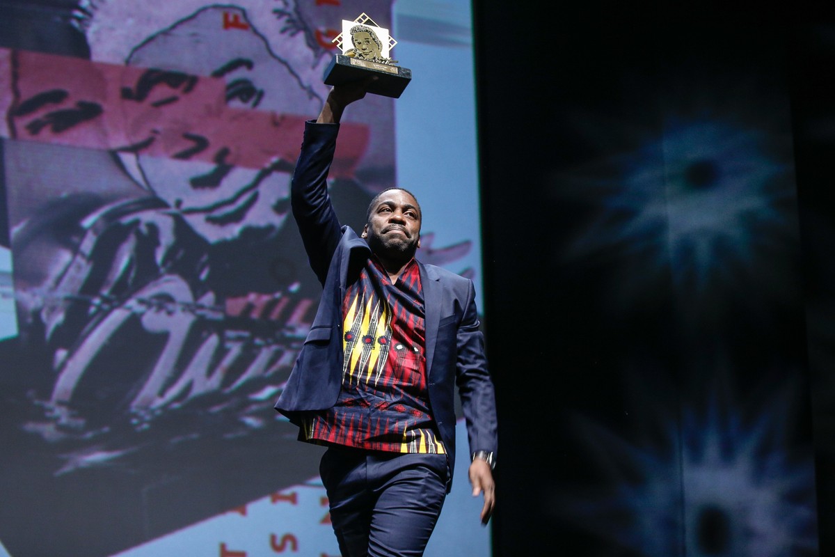 Lázaro Ramos é homenageado com troféu Oscarito no Festival de Cinema de Gramado | Festival de cinema de gramado 2019