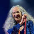 Maria Bethânia canta paixões 'fevereiras' na Arena Jockey na coroação de ano dourado | Blog do Mauro Ferreira