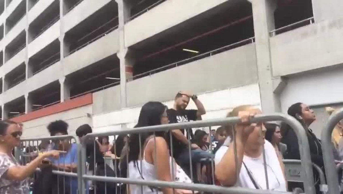 Venda de ingressos para o show da banda de k-pop BTS em São Paulo tem fila gigante e confusão | São Paulo